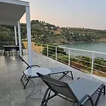 Thalasson House *