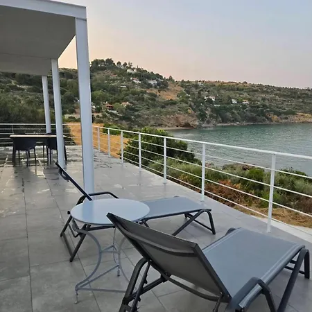Thalasson House *